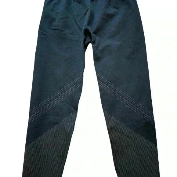 Women's Target Black Long Yoga Gym Athleisure Leggings Size Medium NWOT - Picture 2 of 3